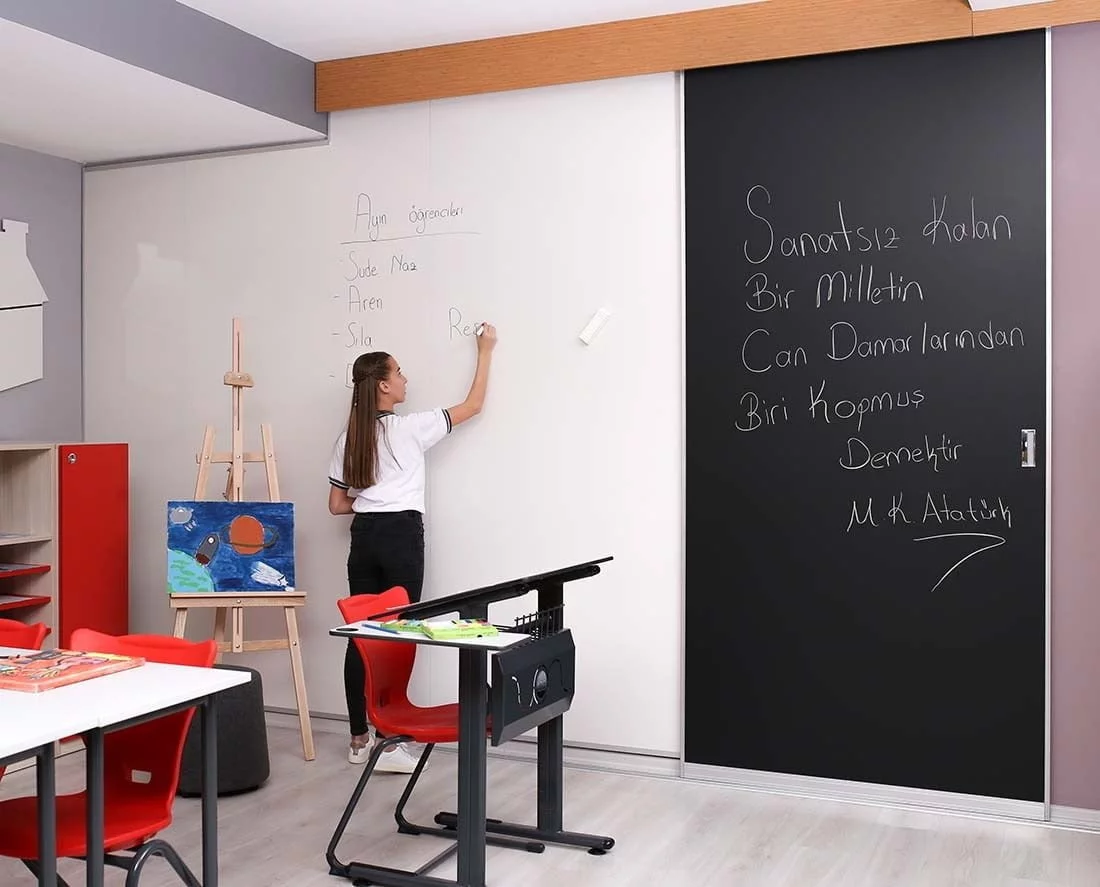 Emko Yuruyen Egitim Duvari