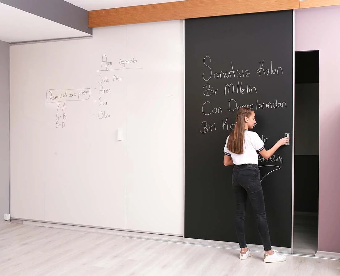 Emko Yuruyen Egitim Duvari