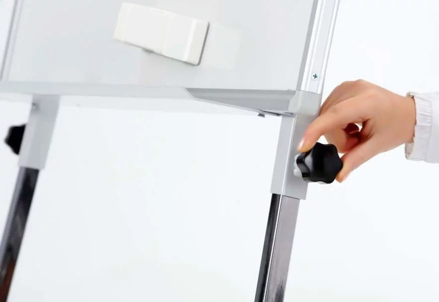 TELESKOBIK AYAKLI YAZI TAHTASI